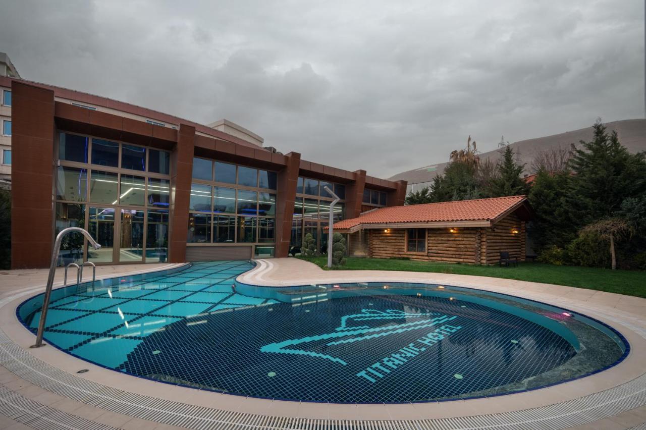 Titanic Hotel & Spa Sulaymaniyah Extérieur photo The swimming pool at the hotel
