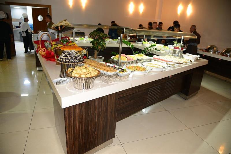 Titanic Hotel & Spa Sulaymaniyah Extérieur photo A salad bar